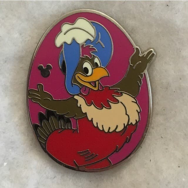 Hidden Mickey 2014 DLR - Birds - Clara Cluck front