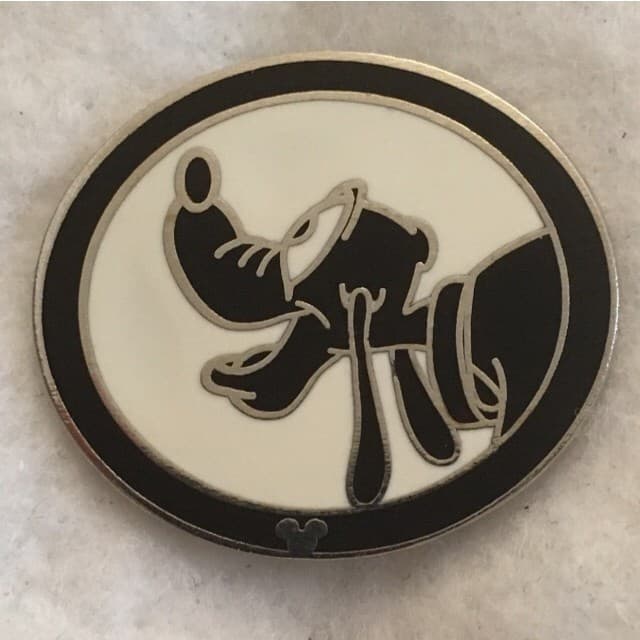 Hidden Mickey 2007 DLR - Silhouettes - Pluto