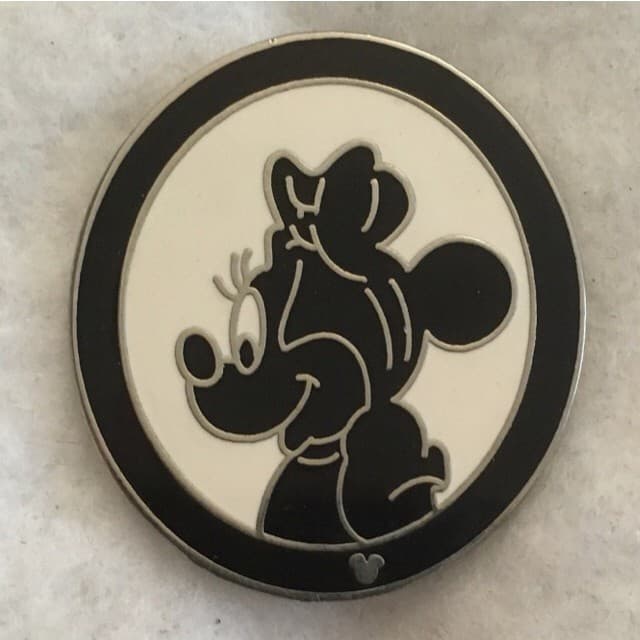 Hidden Mickey 2007 DLR - Silhouettes - Minnie Mouse