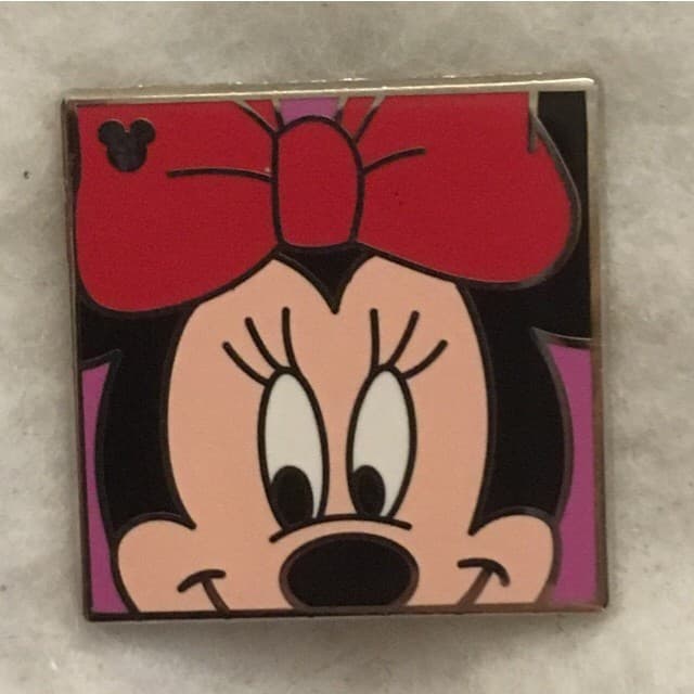 Hidden Mickey 2012 DLR - Faces - Minnie Mouse front