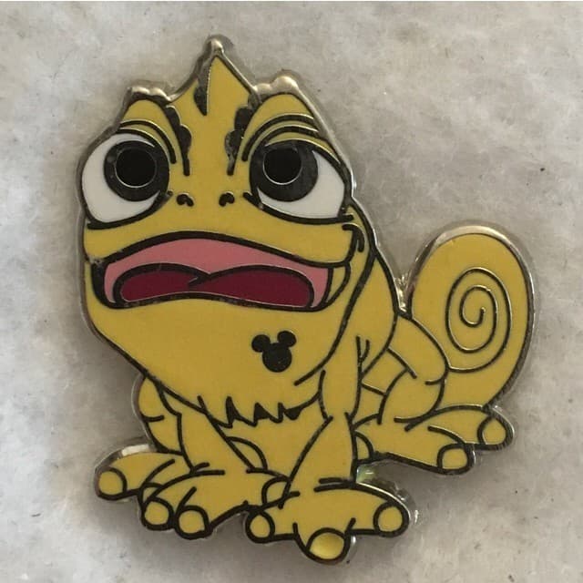 Hidden Mickey 2014 WDW - Pascals - Yellow front