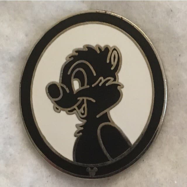 Hidden Mickey 2008 DLR - Silhouettes - Dale